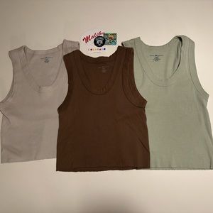 Brandy Melville Tanks ⭐️BUNDLE⭐️